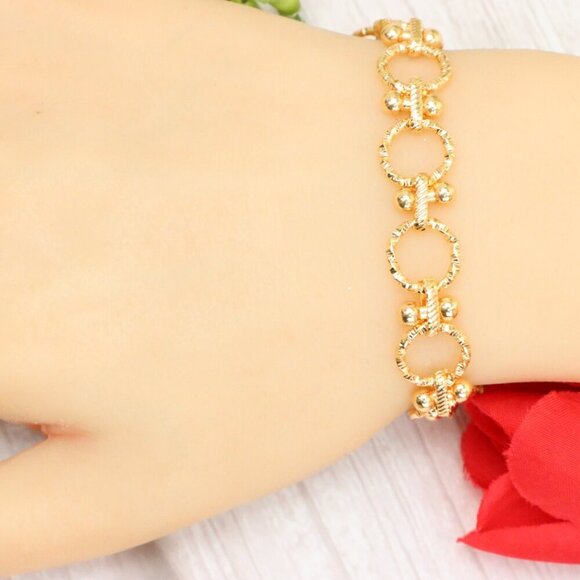 "Trendy Handmade Bracelet – A Thoughtful Gift for Girls & Women | UNVRC1614 - Picture 7 of 10